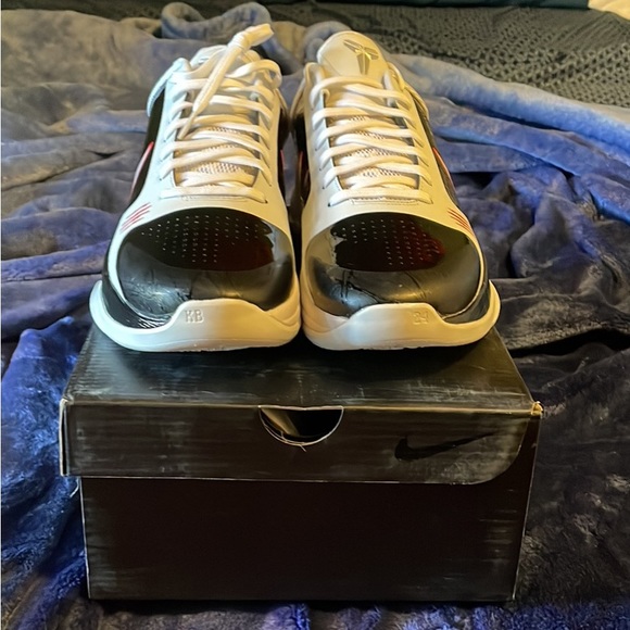 Kobe 5 Protro Bruce Lee Alternate - Picture 4 of 6